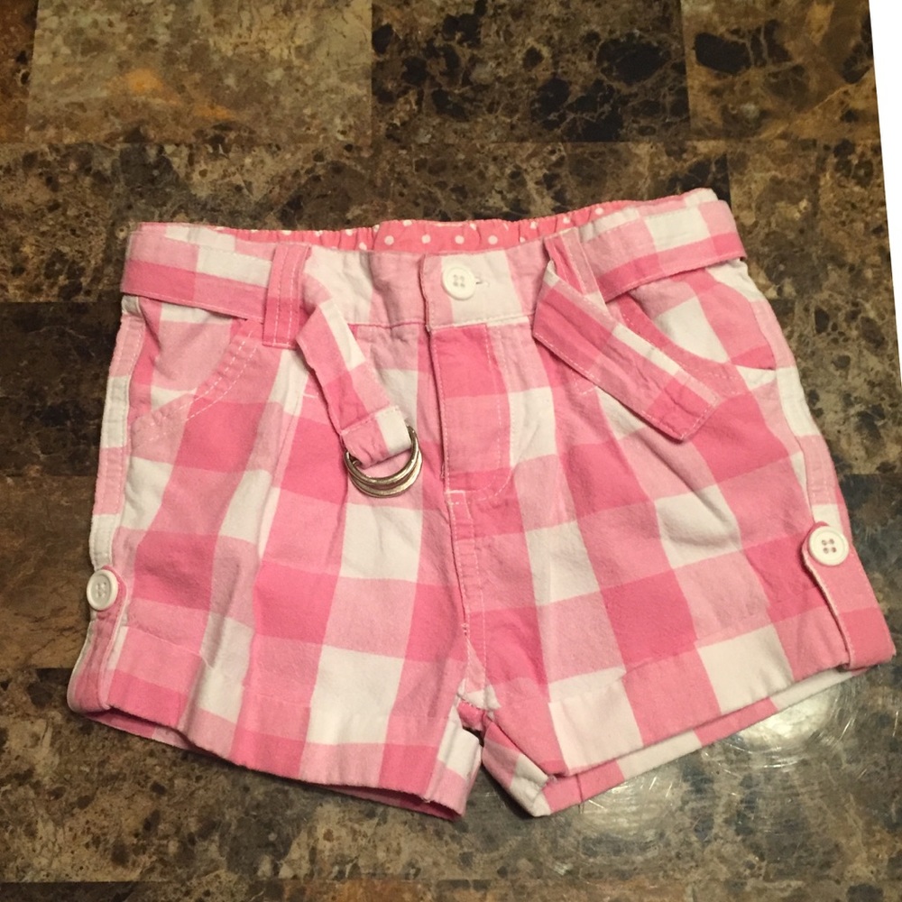 Size 4t pink shorts!